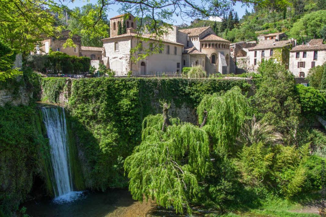 La Maison De La Traverse Saint-Guilhem-le-Desert Exterior foto
